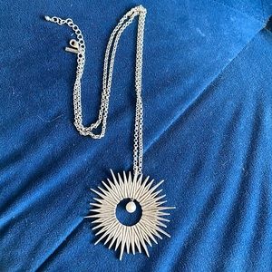 Vantel pearl necklace.
